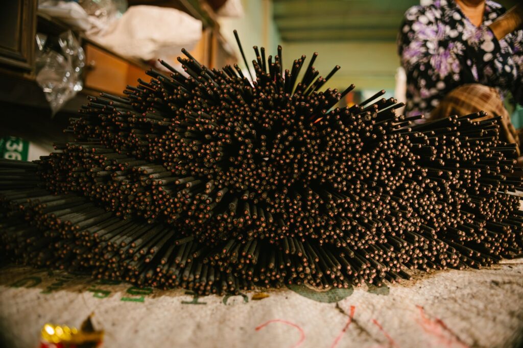Artisanat cambodgien et envol vers la France - Siem Reap, Cambodge